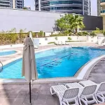 Entire Apartment - Marina - Spacious And Perfect Location