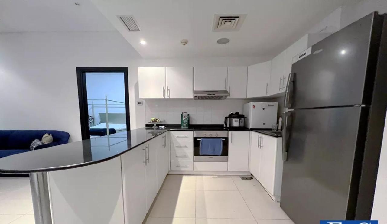 Apartment Entire - Marina - Spacious And Perfect Location